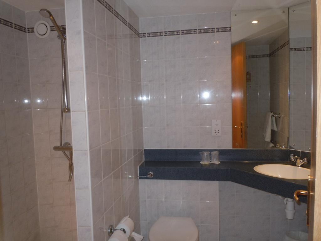Ibis Wellingborough Hotel Bagian luar foto