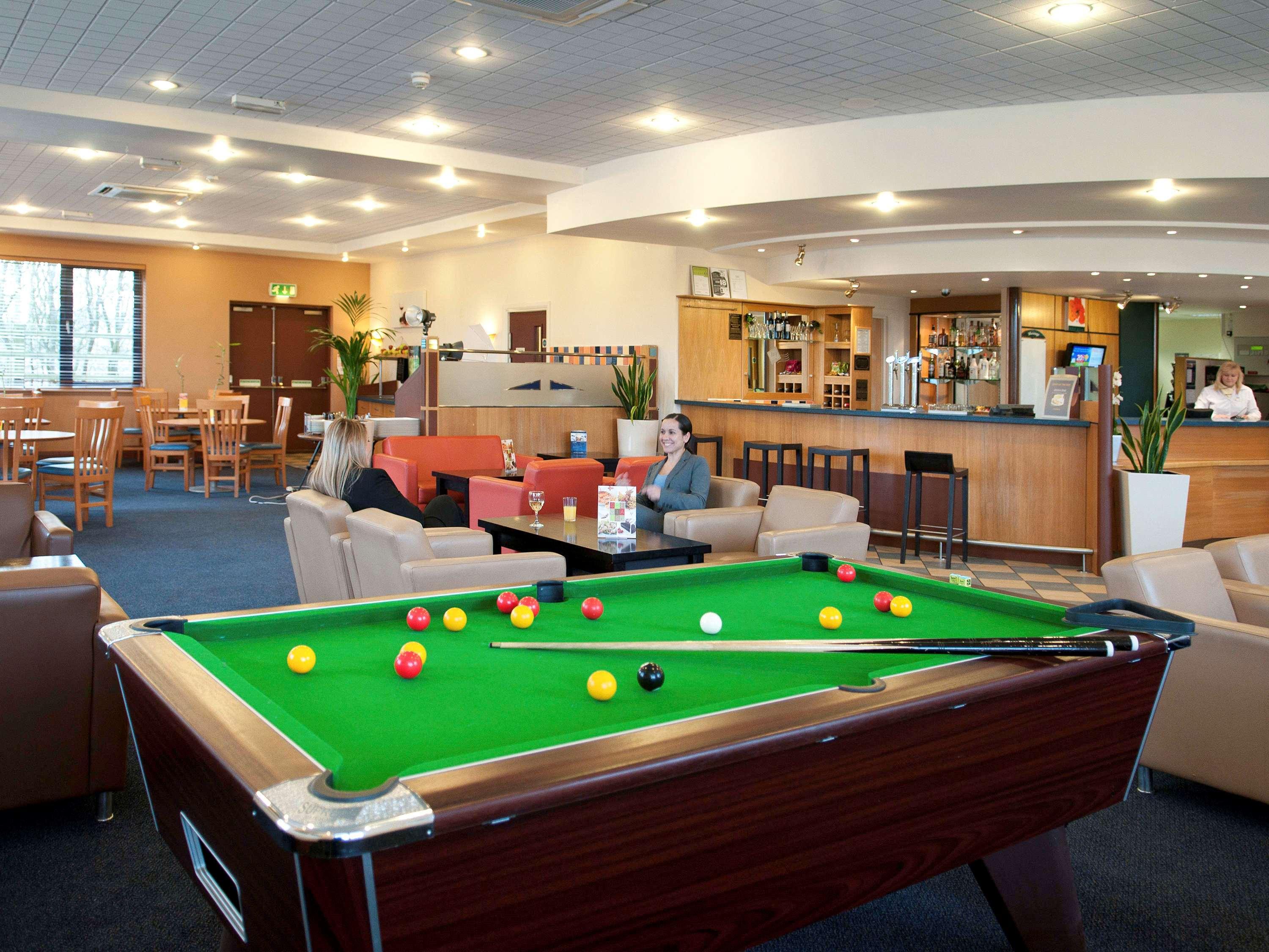 Ibis Wellingborough Hotel Bagian luar foto