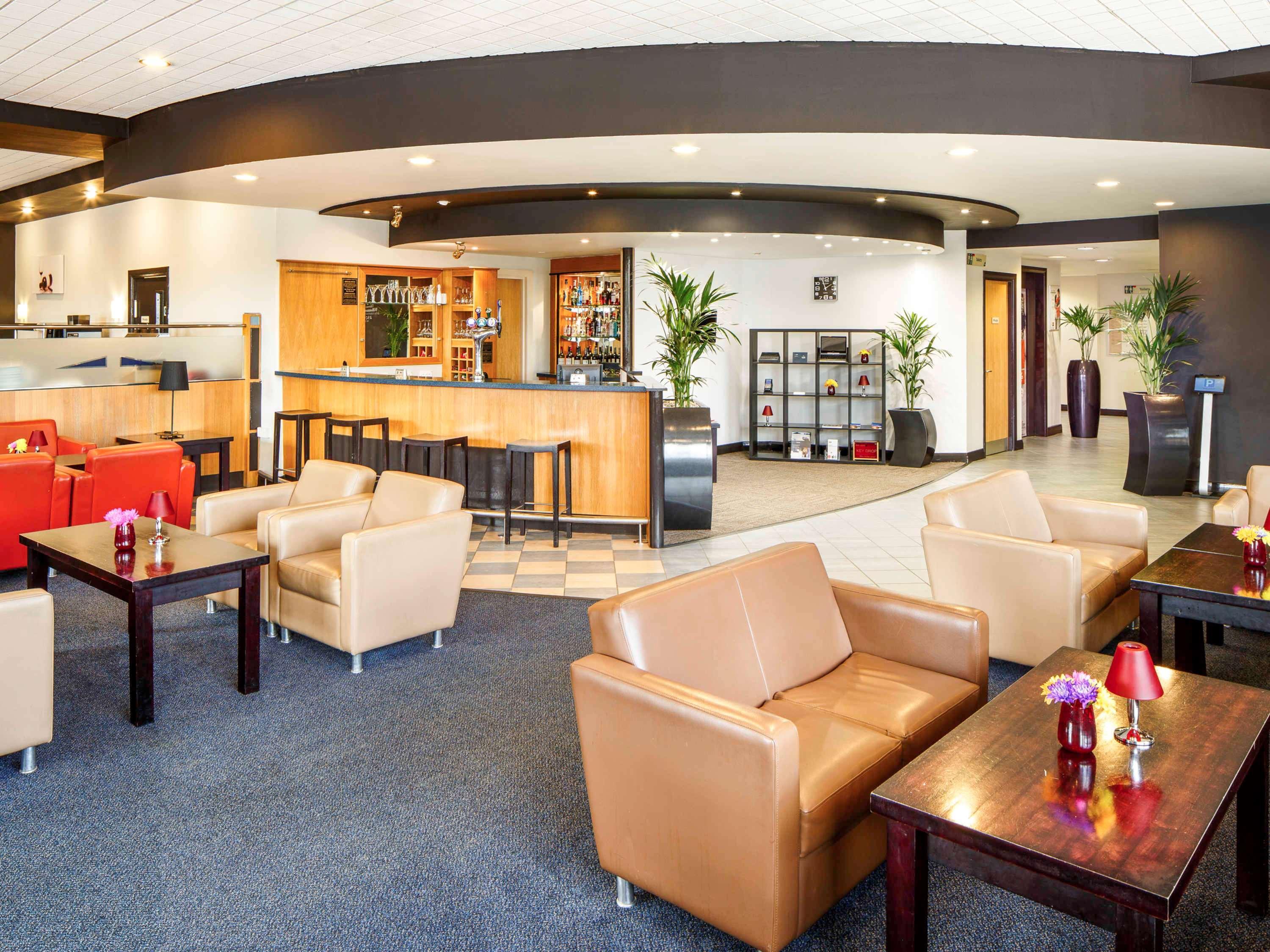 Ibis Wellingborough Hotel Bagian luar foto