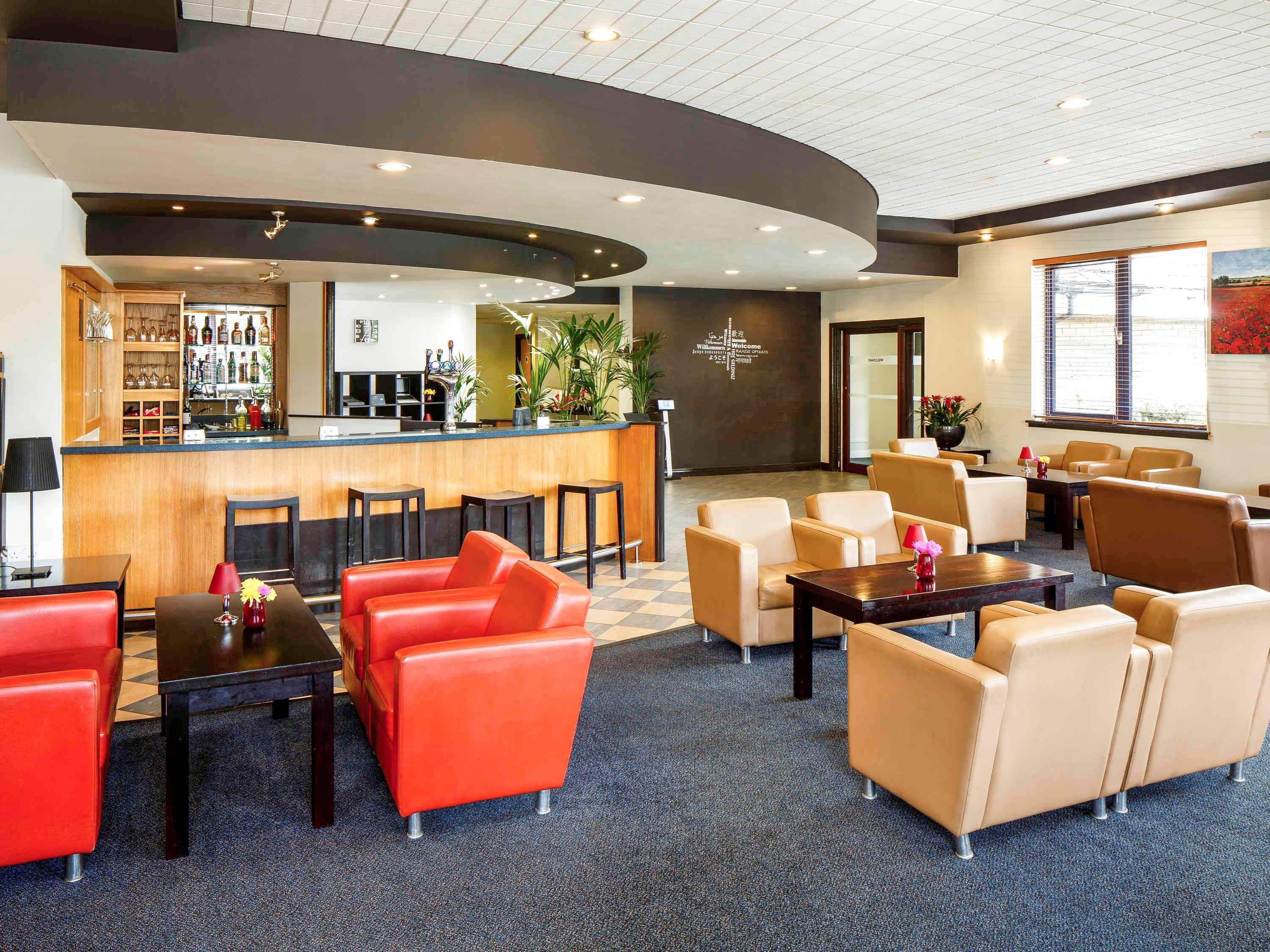 Ibis Wellingborough Hotel Bagian luar foto