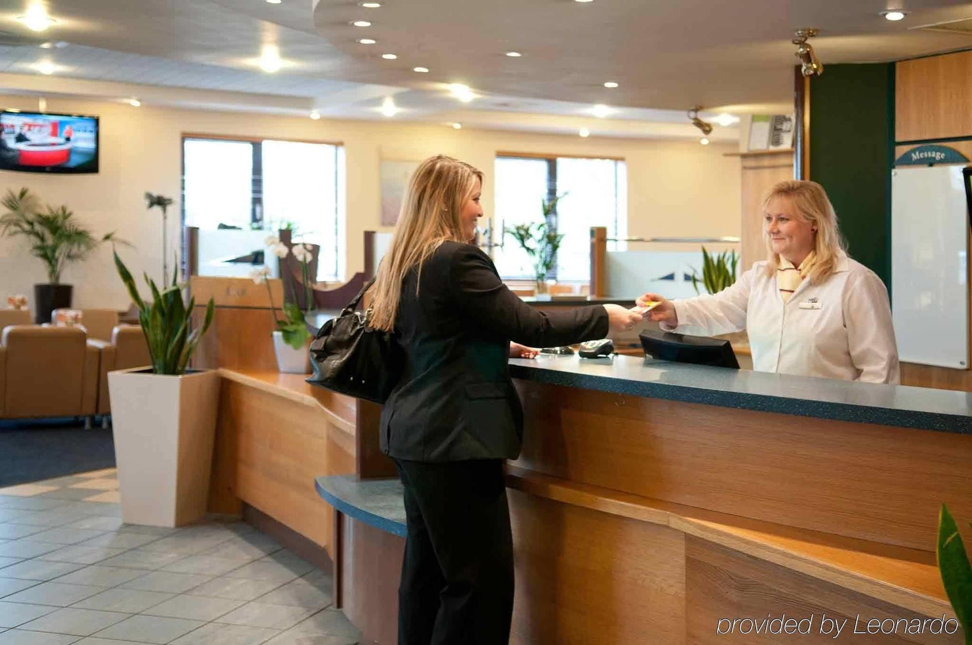Ibis Wellingborough Hotel Bagian luar foto